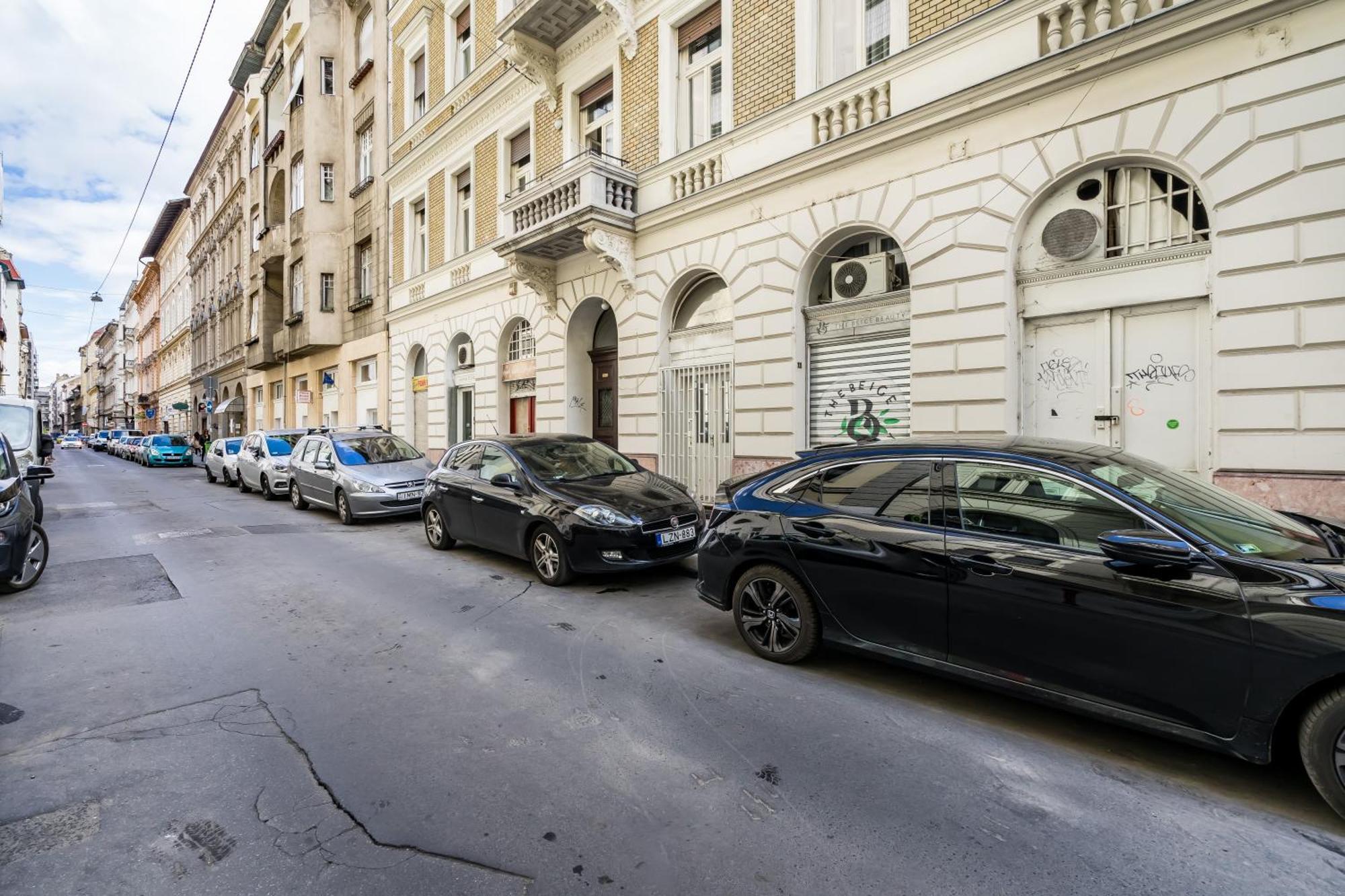 Cozy 2 Bedroom 2 Bathroom Apartment In The City Centre Budapest Kültér fotó